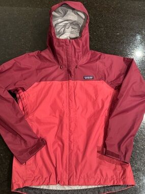 Women’s Patagonia Two-Tone Sumac Red and Cranberry Hooded Rain Jacket